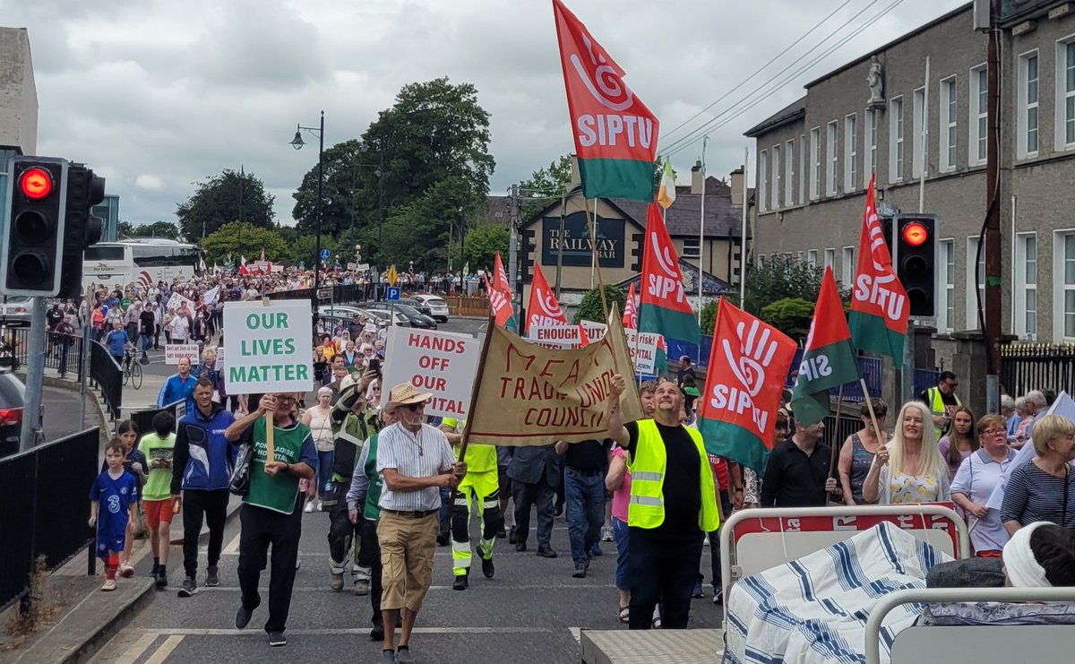 Toibin1's tweet photo. Thousands of people take to the streets of Navan to tell HSE senior management;

Stop trying to close Navan A&amp;E in the middle of an A&amp;E Overcrowding crisis. 

Invest and upgrade to make Navan A&amp;E safe for the 220,000 people in Meath. https://t.co/bAhIiWAXgz