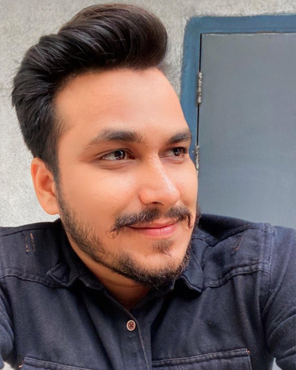 Sagarindrekar's tweet photo. If you have a character, it’s more likely to emerge from your ability to remain silent than from your ability to speak out of turn.🤫
#mood #mymonth #shotoftheday #july #casualstyle #streetwear #shoppeday #saturday #weekend #happyday #streetfashion #dappler #stylewear #mensoutfit https://t.co/snUji3xL1G
