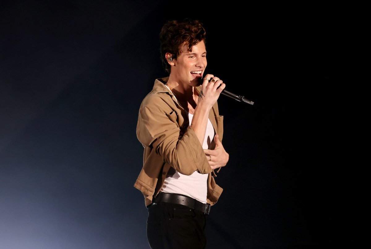 HugoGloss's tweet photo. Poxa :( Na noite desta sexta-feira (8), o muso Shawn Mendes deu uma notícia pra lá de triste para os fãs. Em publicação no Instagram, o canadense revelou que irá postergar as próximas três semanas de shows da “Wonder: The World Tour" para cuidar da saúde mental… https://t.co/4vziLTR4xs