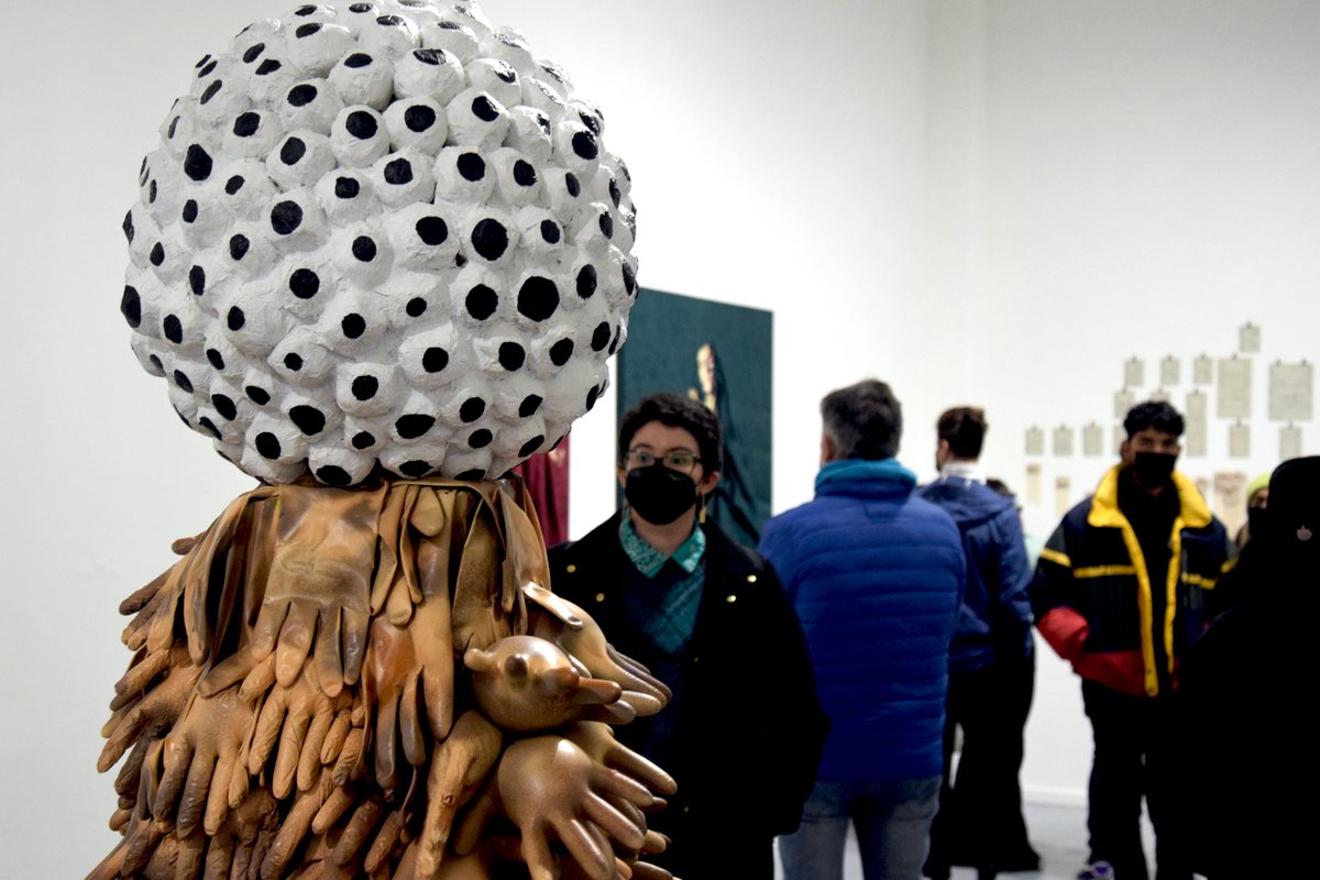 balm_artejoven's tweet photo. 💞 Registro de la multitudinaria inauguración de #BalmacedaVisual: Arte joven para un país despierto.
✨ ¡Gracias a todes les asistentes, artistas y trabajadores que hacen esto posible! https://t.co/7zstepFbbh