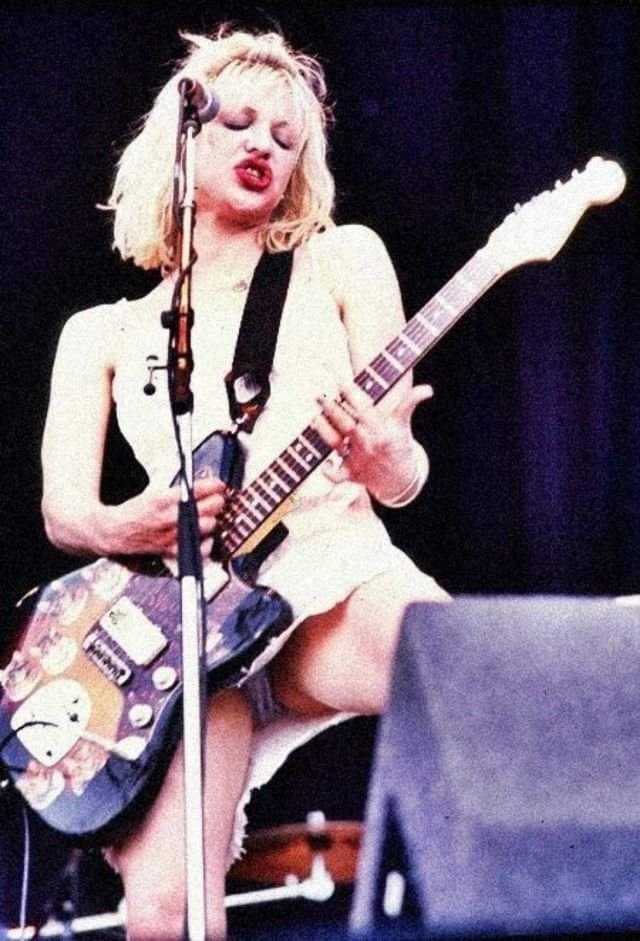 Happy birthday 
Courtney love 9/7/64 