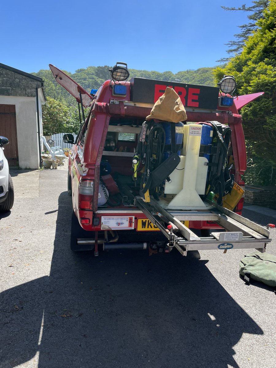 This morning we were called an out of control fire, using our LPP and local hydrant we extinguished the fire. Resident was burning garden waste, we advise that while the weather is so dry and hot, that people do not light 🔥…