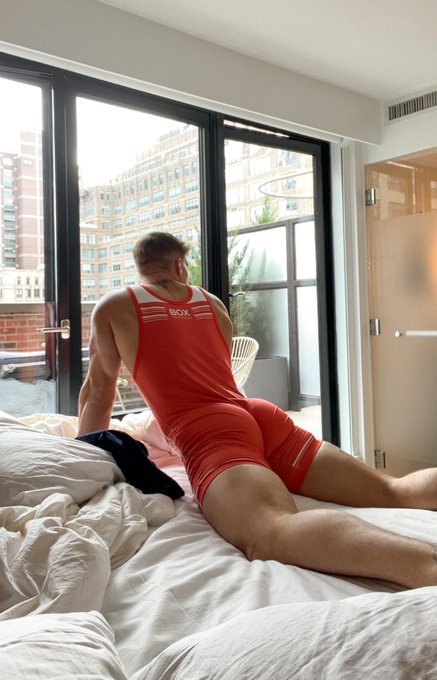 do y&rsquo;all like my singlet? https://t.co/Xzc3usvPDR