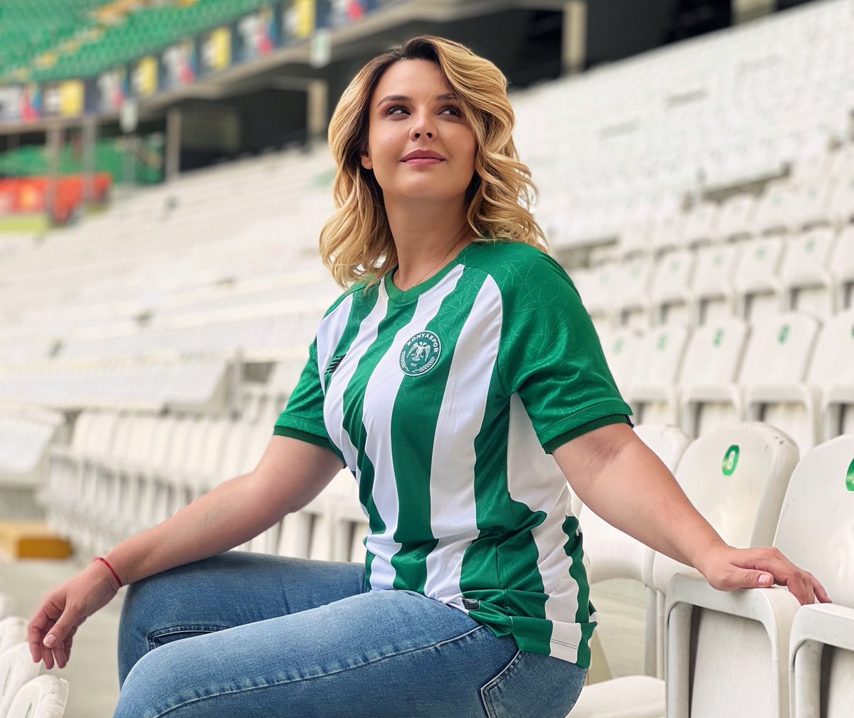 Bayram hediyesi yeni sezon forması kazanmak ister misiniz? Şanslı 2 kişiden biri olmak için sorumu cevaplayarak tweeti beğenmeniz yeterli 🤍💚 
🔥<a href="/konyaspor/">TÜMOSAN Konyaspor</a>’un <a href="/NBFootball/">New Balance Football</a>  işbirliği ile hazırladığı yeni sezon formalarından hangisini en çok beğendiniz ?