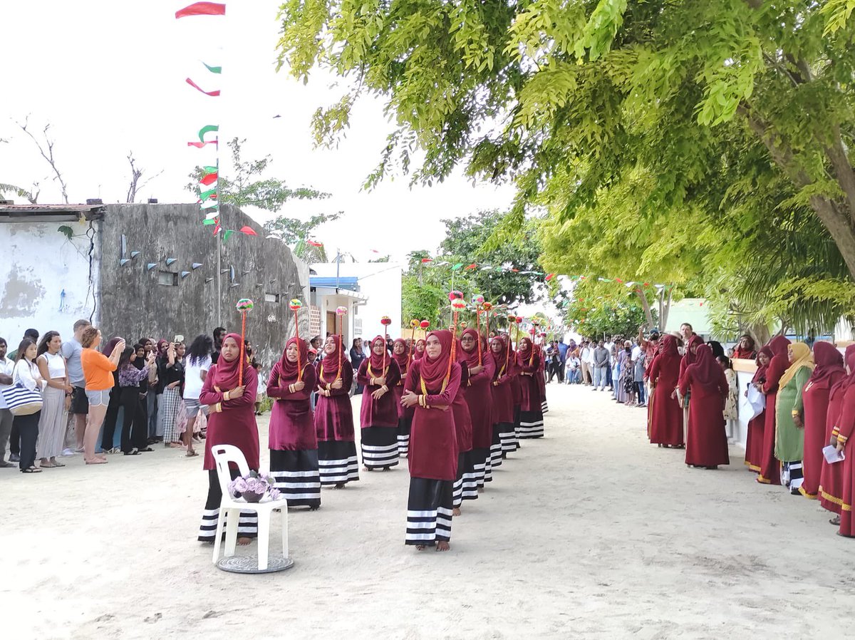 DRV_Council's tweet photo. މަގޭ  ޢީދުގެ  ހަރަކާތްތަކުގެ  ތެރޭގައި  ހިމެނޭ  އަންހެނުންގެ  އަސްރަފްތާ  ،  މިއަދު  ހަވީރު  ދަރަވަންދޫ  ބޮޑެތި  މަގުތަކުގައި  ކުރިއަށް  ދިޔަ!
#mageyeid1443
#mageyDharavandhoo https://t.co/Ihl6QVyTUW