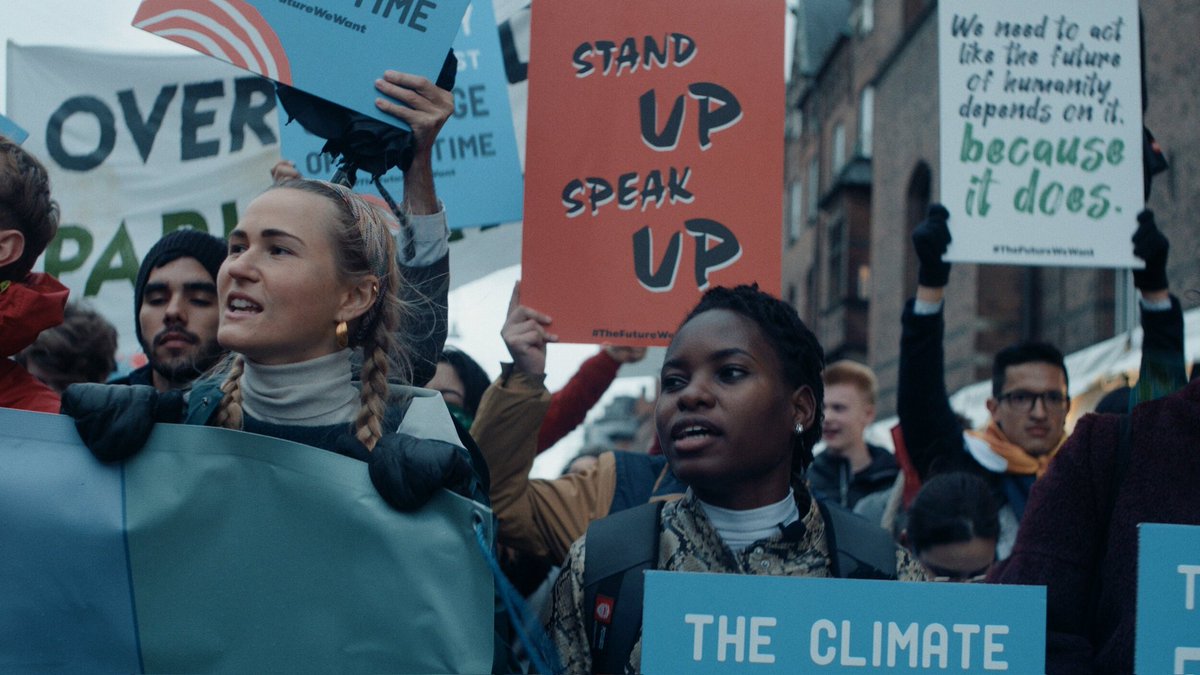 filmes_e_filmes's tweet photo. O filme explora como três jovens mulheres em Hong Kong, Chile e Uganda lidam com o impacto pessoal impressionante de seu ativismo político.💥🎥

#dearfuturechildren #franzbohm #filmicca #dicadefilme https://t.co/zA0AsiI4Hr