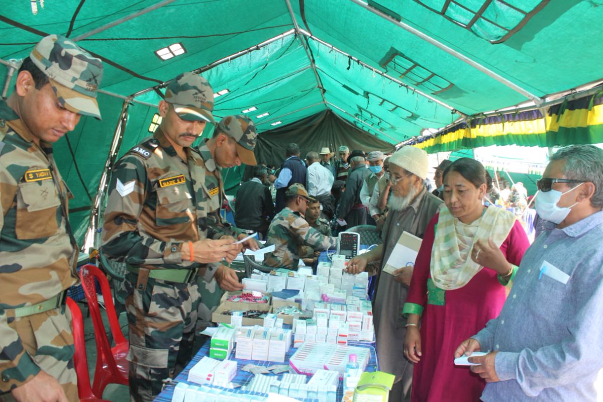 firefurycorps's tweet photo. To commemorate 23 years of #KargilVijayDiwas a veterans meet was organised at Biamah, Batalik by #ForeverinOperations Division. 153 Veterans & Veer Naris were felicitated and homage was paid to #Bravehearts of #KargilWar
#KVD22
@adgpi
@NorthernComd_IA
@lg_ladakh @ddnewsladakh https://t.co/OJlnfn4h3S