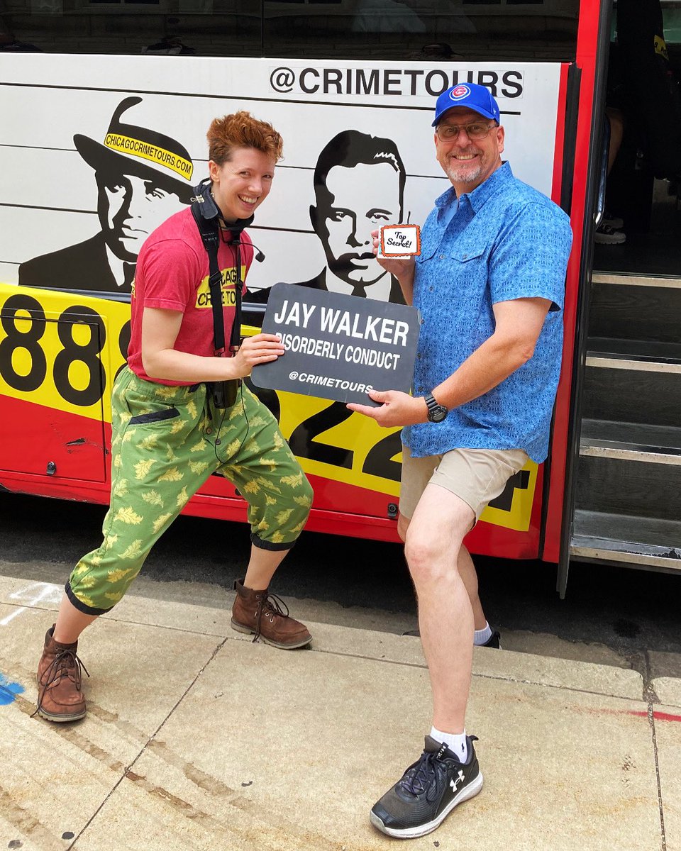 We had an FBI agent and the nephew of Homer Van Meter, John Dillinger’s #2 guy on our tour! Needless to say… tour guide Jay had to flee the city after… they know too much! 👀
#chitown #history