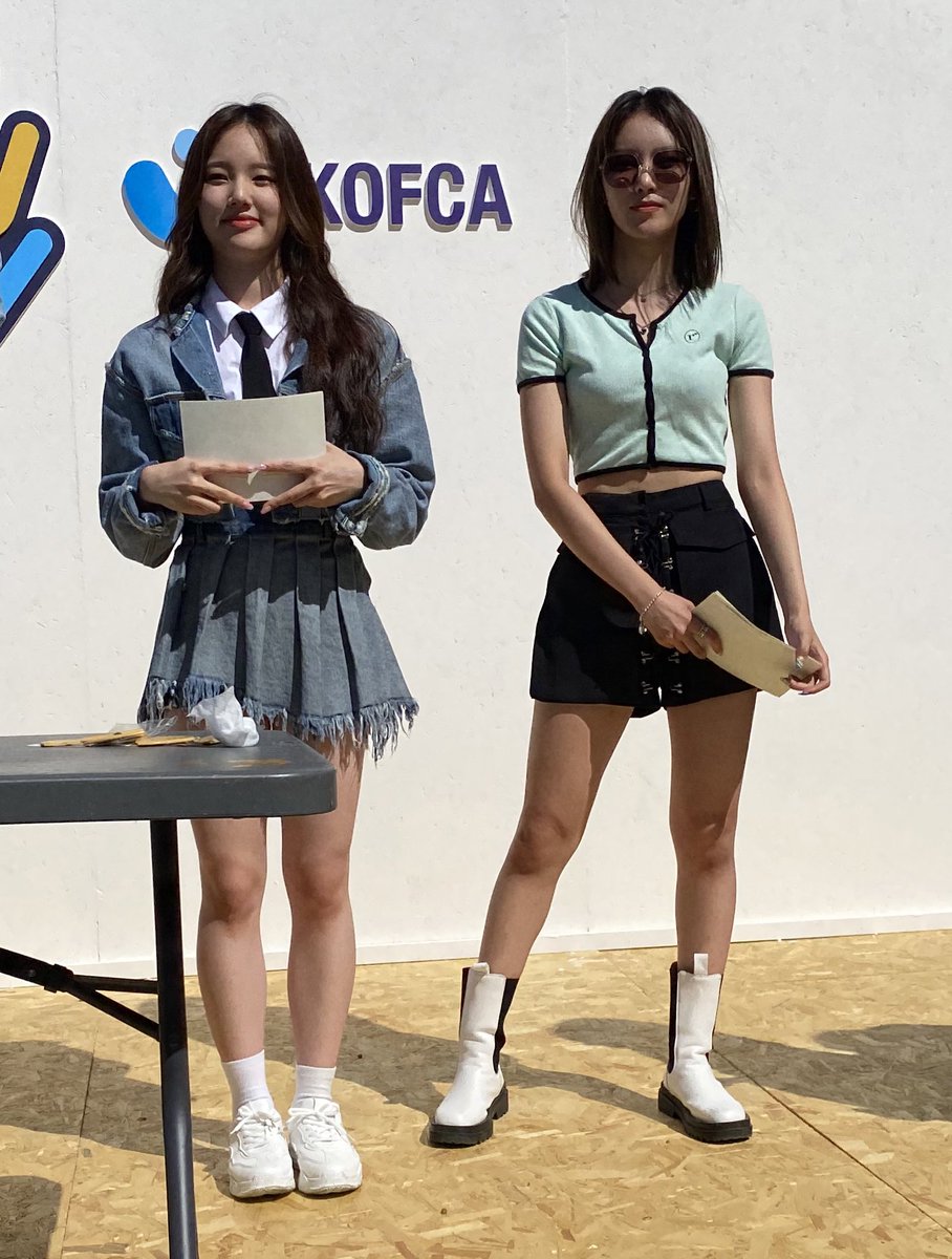 WHAT DID I SAY LAST NIGHT…goth gf versus church girl…theyre so kuromelo
