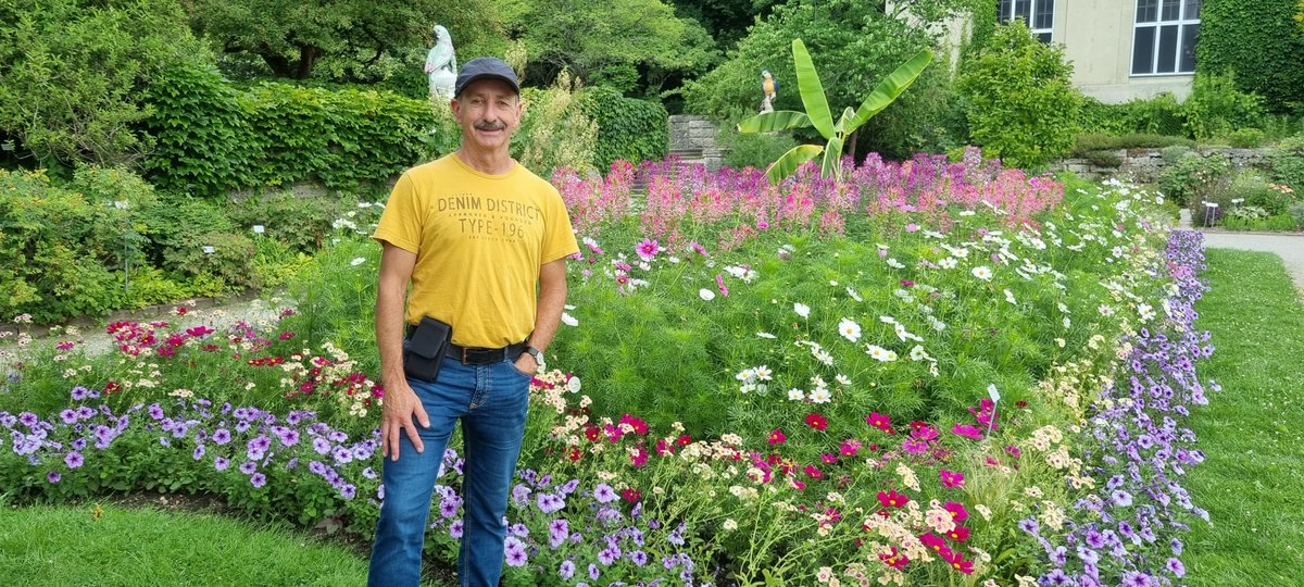 Eines meiner vier Beete, die ich anlegen durfte, freu🤗😉🌸🌴