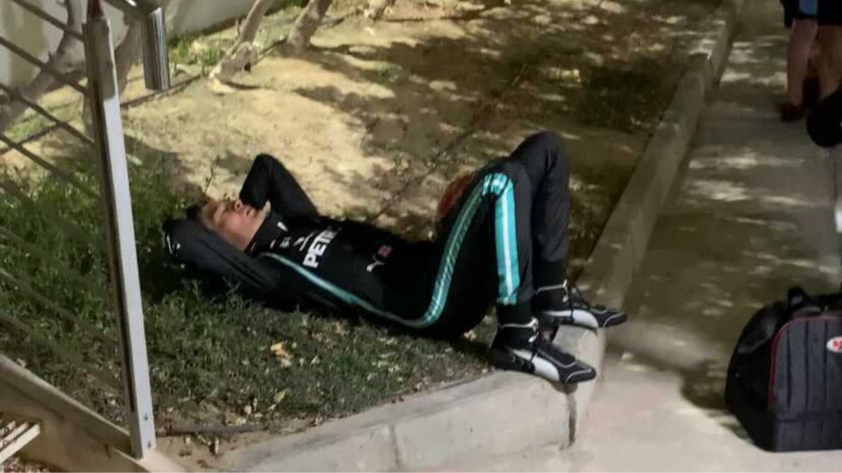 Me seeing lewis hamilton overtake schumacher in the sprint race #AustriaGP #WTF1