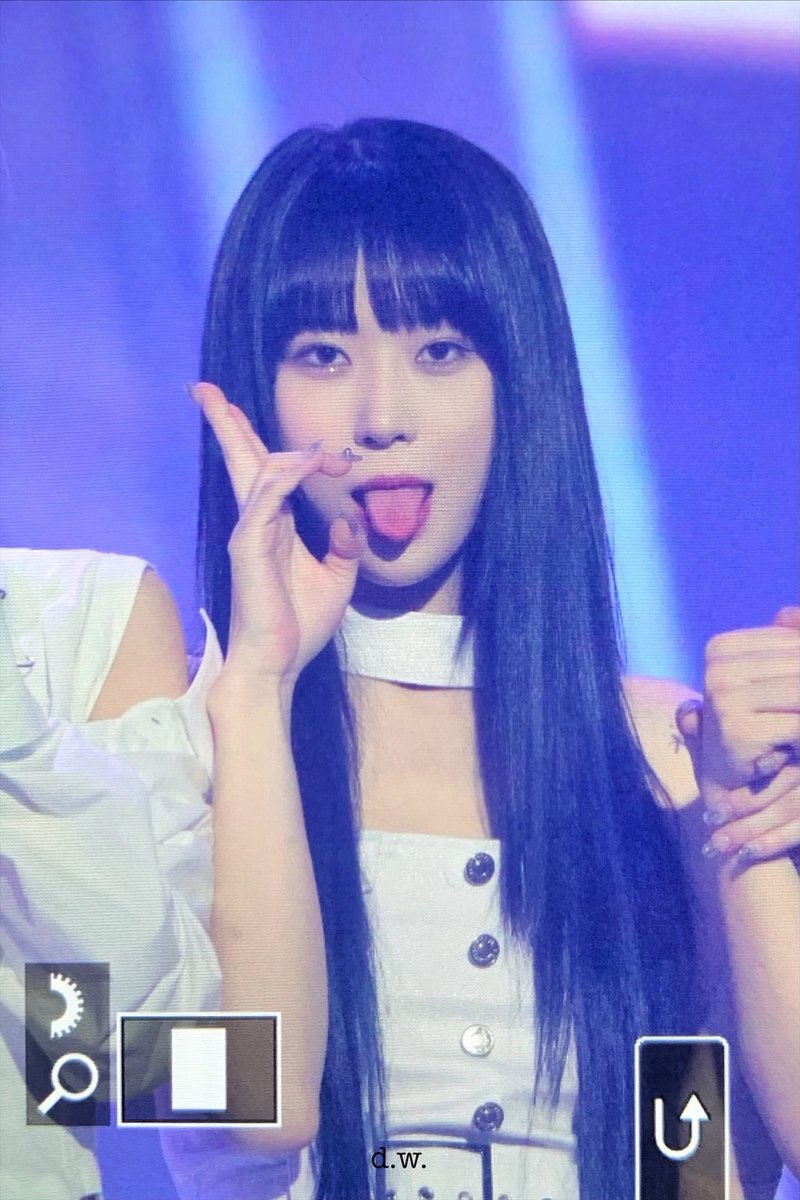 Dangerous97Z's tweet photo. 220709 ✌🏻😛
#로잘린 #Rozalin https://t.co/BWfIV7CJN9