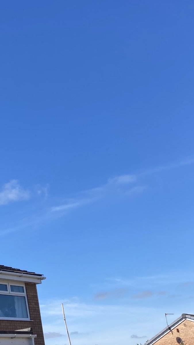 Just had the #RedArrows fly over my house 🏡! I wasn’t quite quick enough with my camera 😂