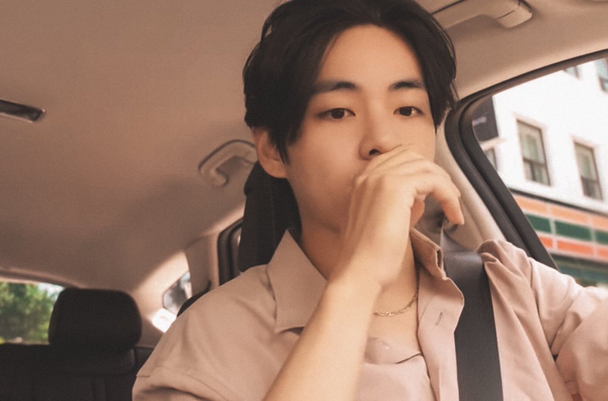 95vmfilms's tweet photo. good music, long drives and pretty sceneries with kim taehyung 🍃 https://t.co/bkiYudapa6