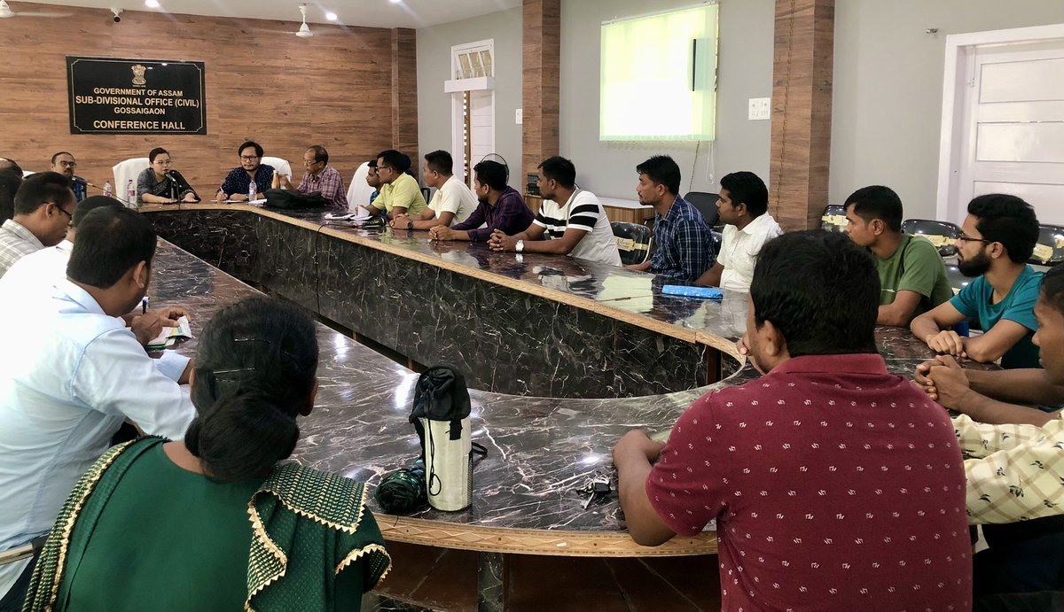 SDO_CGossaigaon's tweet photo. ADC i/c Gsg Smti @MasandaPertin chaired a meeting with the CSCs. They were instructed to take up the work of PMKisan eKYC updation on a war footing. In the meeting Shri Rajiv Kr Das,ADC Kkjr;Shri @mridul_boro,BO Dev,BDOs,DAO &amp; SDAO were present. @dckokrajhar @agri_assam @AgriGoI https://t.co/5rhuvl0uiD