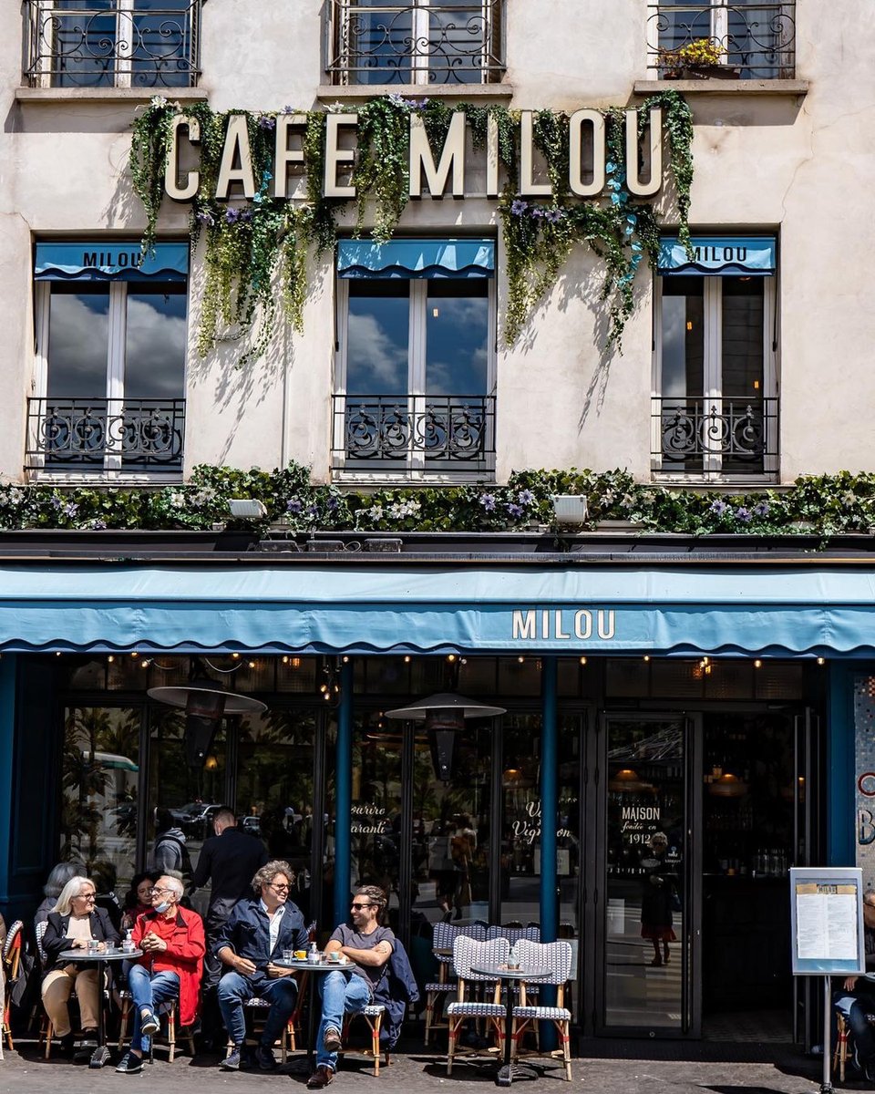 hipparisblog's tweet photo. Hanging in the city. What are you up to this weekend?
Photo: @inseinelyparis
#weekendinparis #hipparis #parislove #parisvive #pariscafe #cafemilou #frenchclife #parislive https://t.co/jtT9B8aoqM