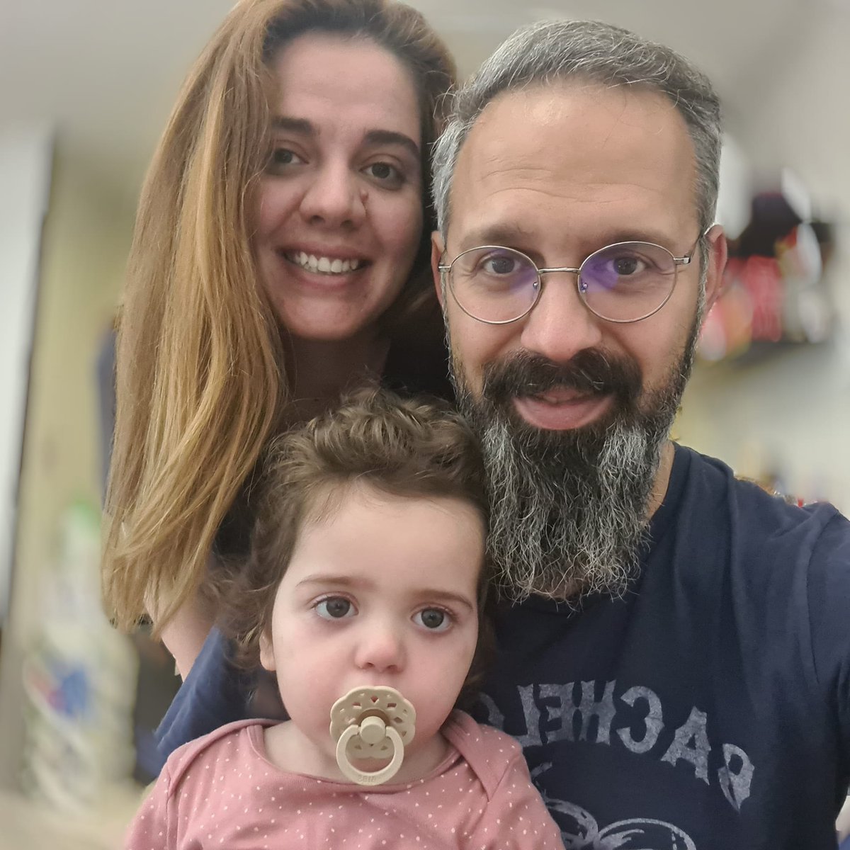 Bir sonraki bayramımız Dubai'de olsun,
Pera ilacına kavuşsun, bayramımız bayram olsun diyorduk,
Öyle de oldu, bayramı yaşıyoruz...
Herkesten uzak geçirdiğimiz son bayram olacak bu...
Güzel ailemizin bayramını kutluyoruz.