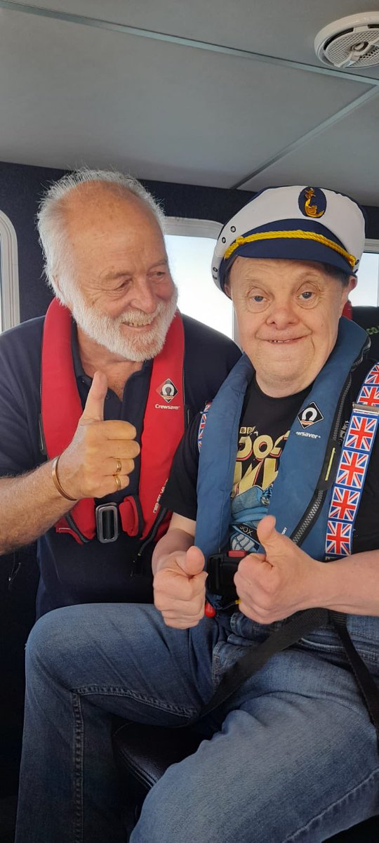 Muntsy's tweet media