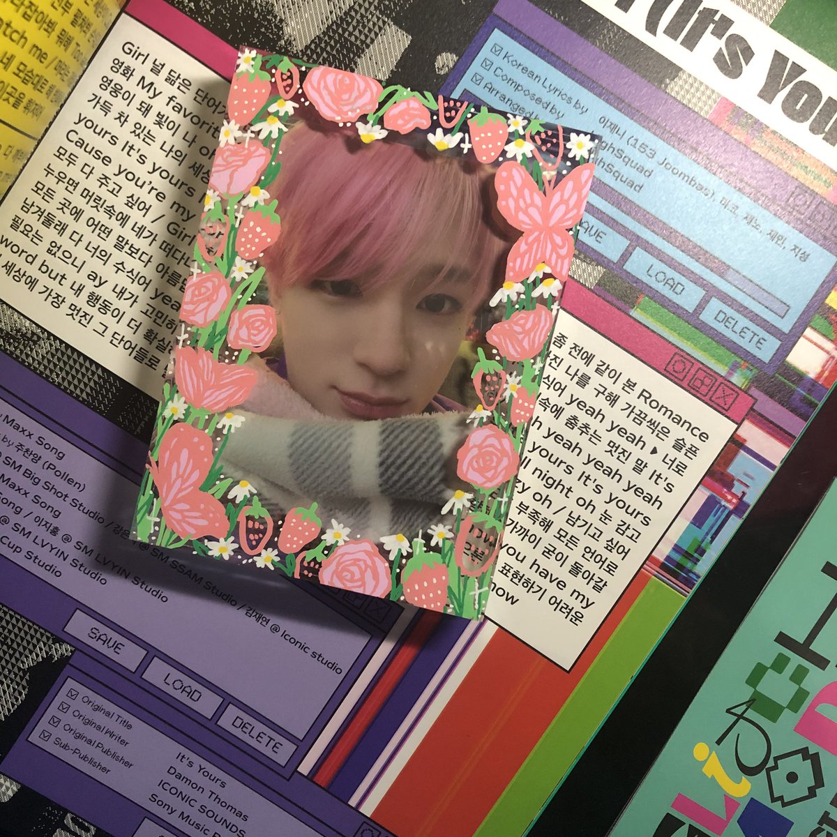 markcascart's tweet photo. [ #paintedbysan , #markcasbuys ]

My painted acrylic frame arrived today! Thank you so much @fullsunhues for this masterpiece!! It was so good transacting with you since you provide samples and updates frequently. Until our next transaction poo, I was very satisfied with it ^^ https://t.co/Xmi5eQ7R5A