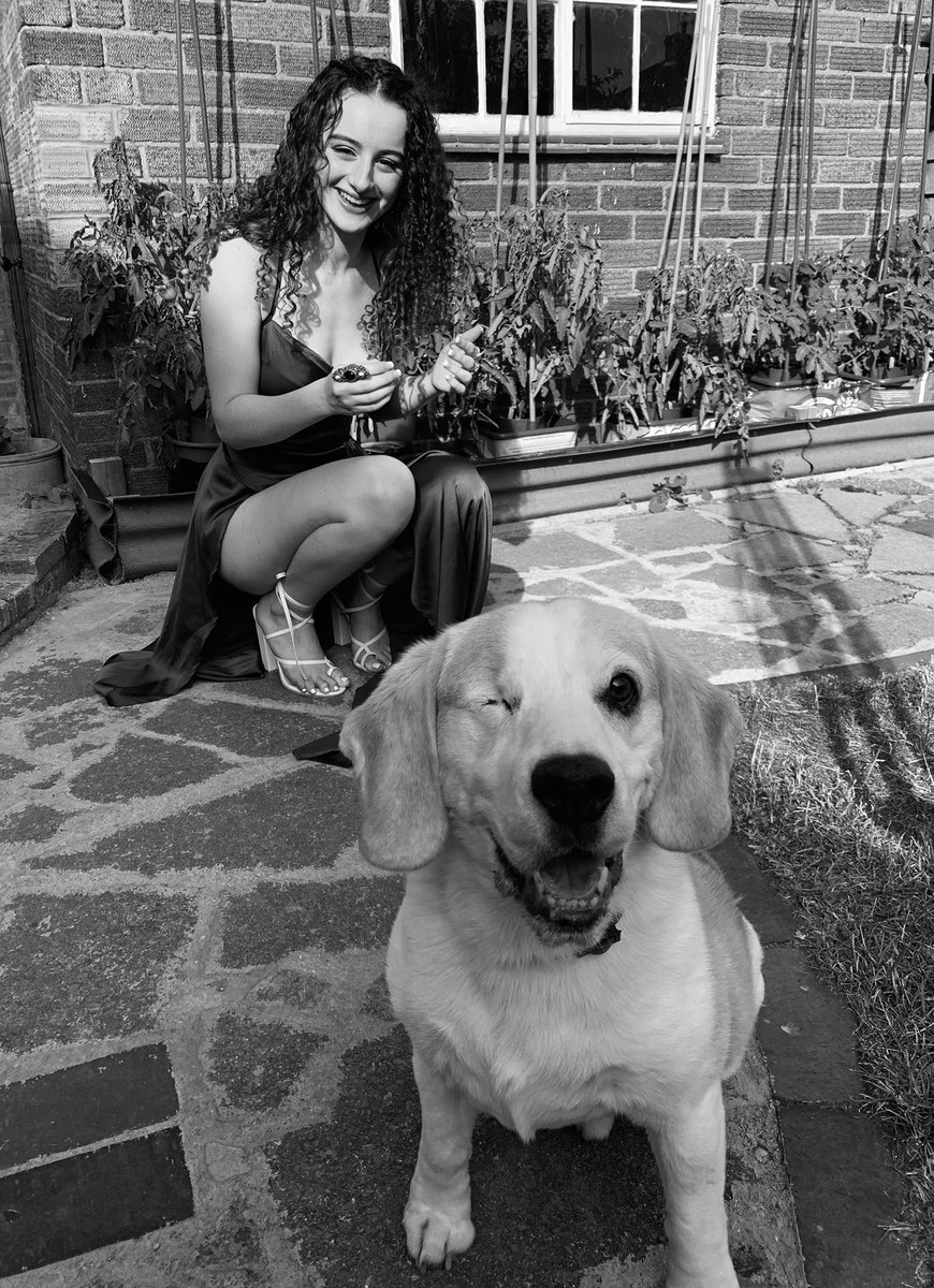 AthenaGeorge5's tweet photo. me and my bestie 🐾 https://t.co/t9ZdWZG8f9