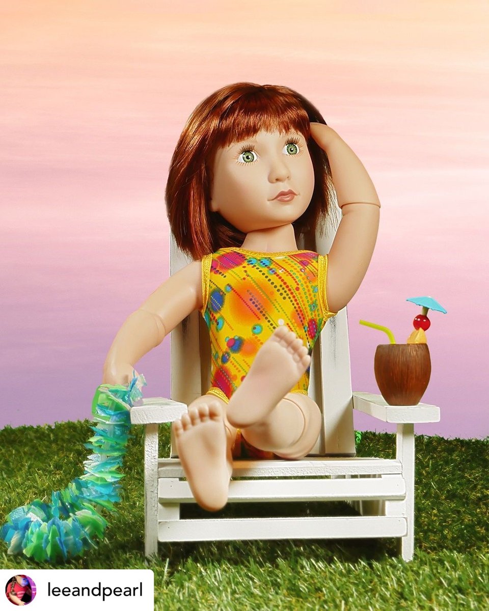 It's a heat wave in the UK and we know what we're doing this weekend - taking our cue from Clementine and enjoying the garden with a cold drink (and sunscreen). 
Thanks to the gorgeous folk at @leeandpearl for creating this cute swimming costume pattern !