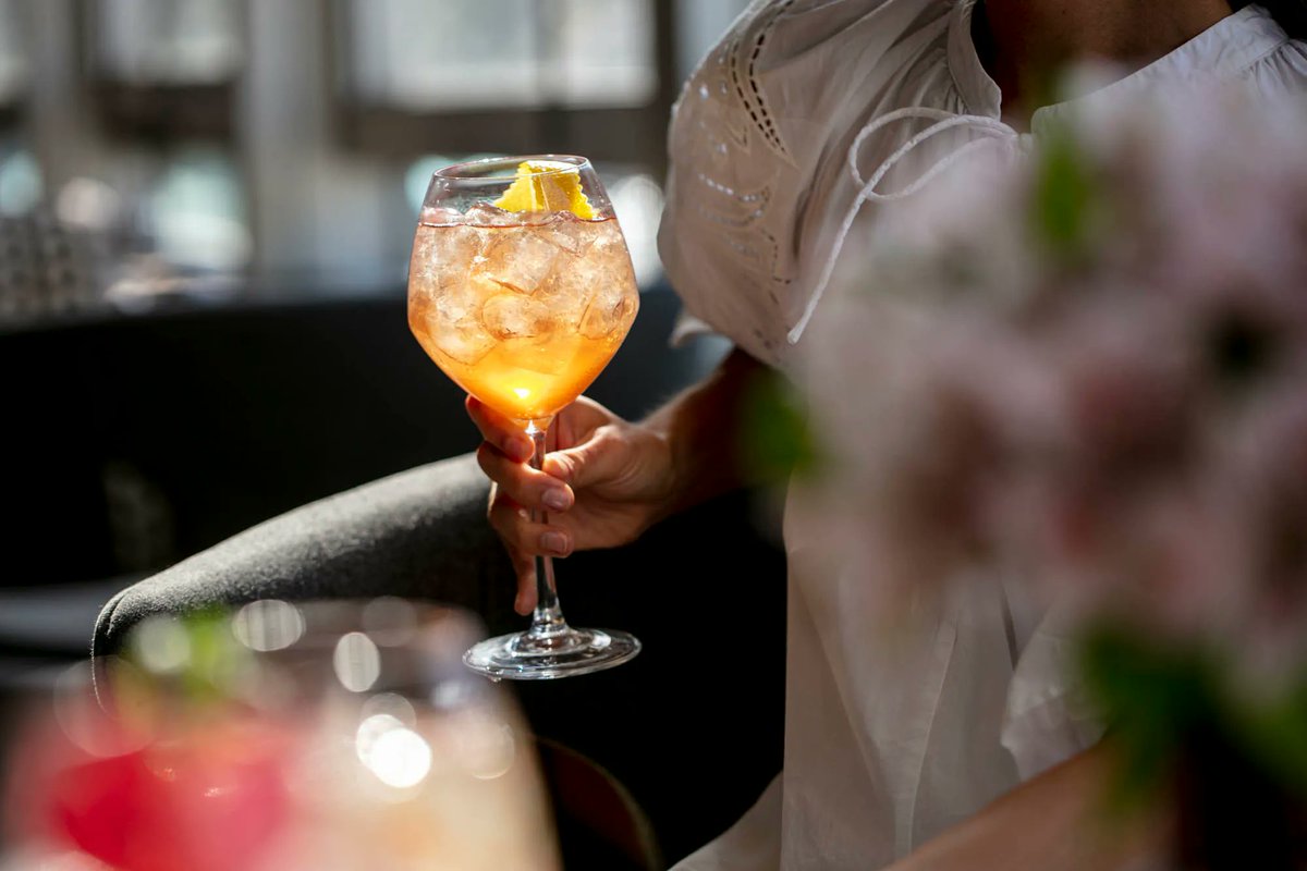 How better to enjoy the sunshine than with riverside views of the sparkling Thames and all the entertainment Southbank has to offer at your fingertips? 🎡

Book your weekend table to have some fun in the sun in style this weekend