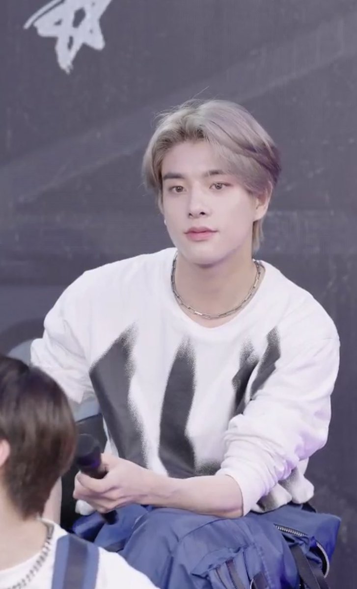 sjydaiIy's tweet photo. gorgeous boy #enhypen_jake https://t.co/VHFkrATZA7