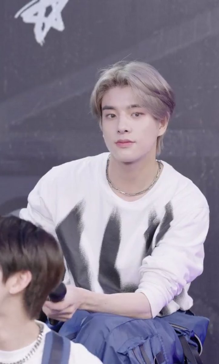 sjydaiIy's tweet photo. gorgeous boy #enhypen_jake https://t.co/VHFkrATZA7