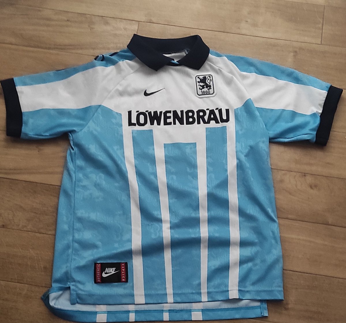 DippyFft's tweet photo. @ChesnoidGaming Since watching your FM save where you managed 1860 Munich I have decided to splurge on a home shirt to wear while going to a game on holiday this Summer https://t.co/ImQcYXn6pw