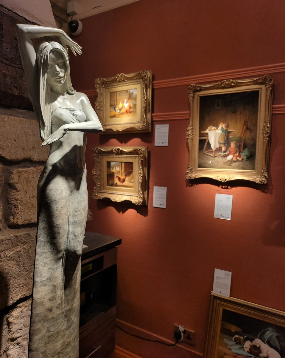 Nice and cool in our air-conditioned Broadway Cotswolds gallery today 😎 #Broadway
#Cotswolds
#gallery
#artgallery
#interiors
#artist
#artoftheday
#interiordesign
#decorative 
#artdealer
#art
#artistsontwitter
#ArtOfTheDay