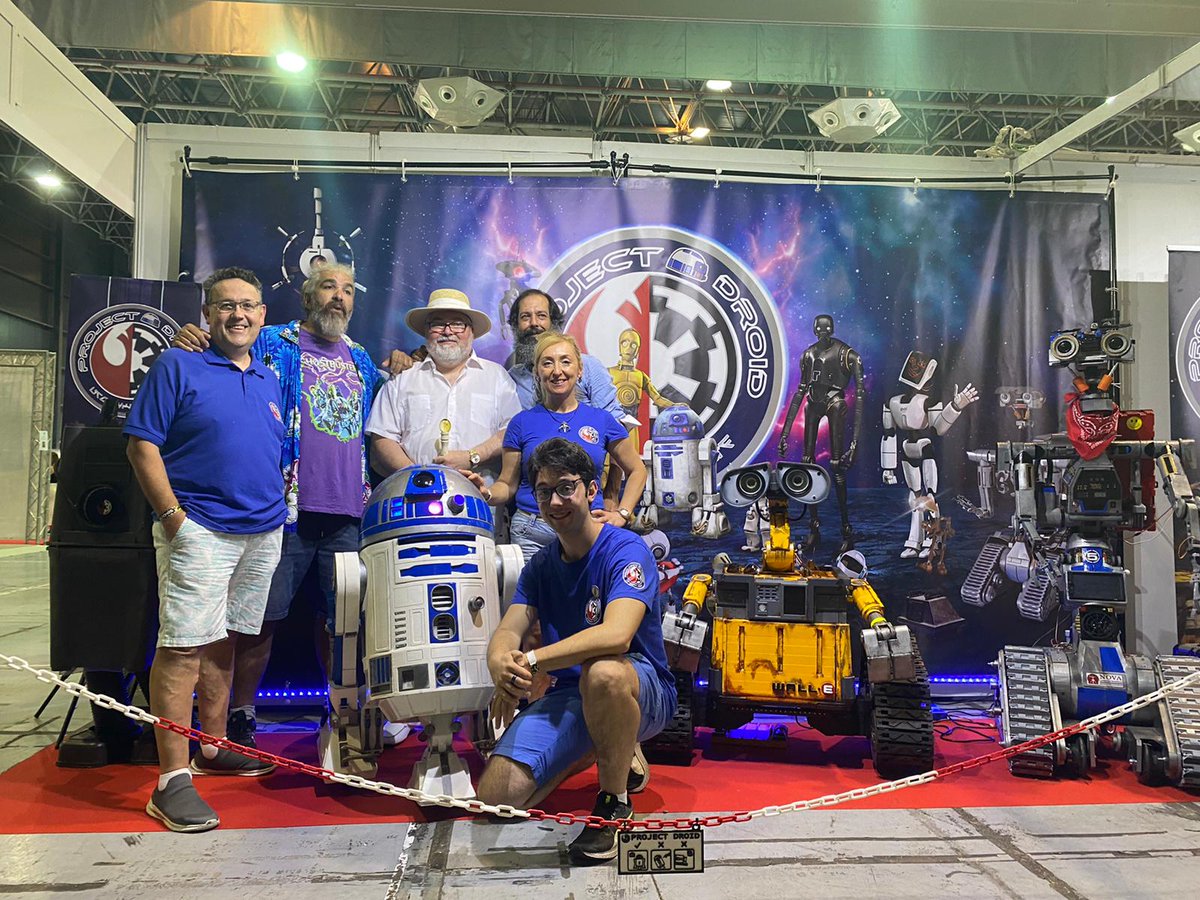 R2BuildersSpain's tweet photo. Reunión de droid builders de R2d2 builders Spain en el stand de @projectdroid18
Project Droid
#projectdroid
#droidbuilders #r2d2buildersspain https://t.co/2RsqKQVwVC