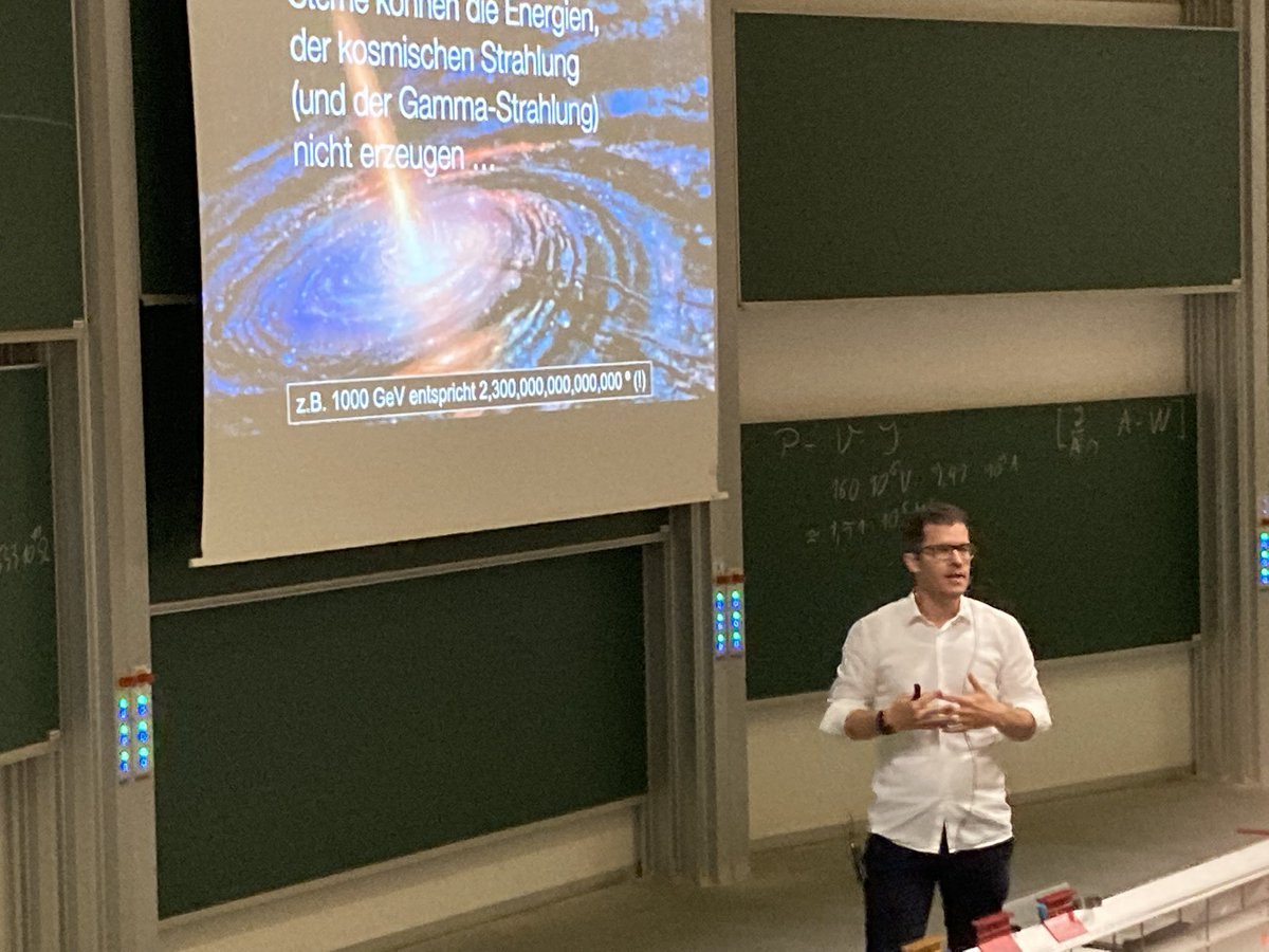 Astronomie vom Feinsten: Heute sprach Stefan Funk vom @ecap_fau in der 'Modernen Physik' in Erlangen über Gammastrahlungsastronomie in einem zahlreich besuchten Vortrag, mit vielen Fragen aus dem Publikum. Nächster und letzter Vortrag am 23. Juli, über Klimaschutz.
<a href="/UniFAU/">FAU Erlangen-Nbg</a>