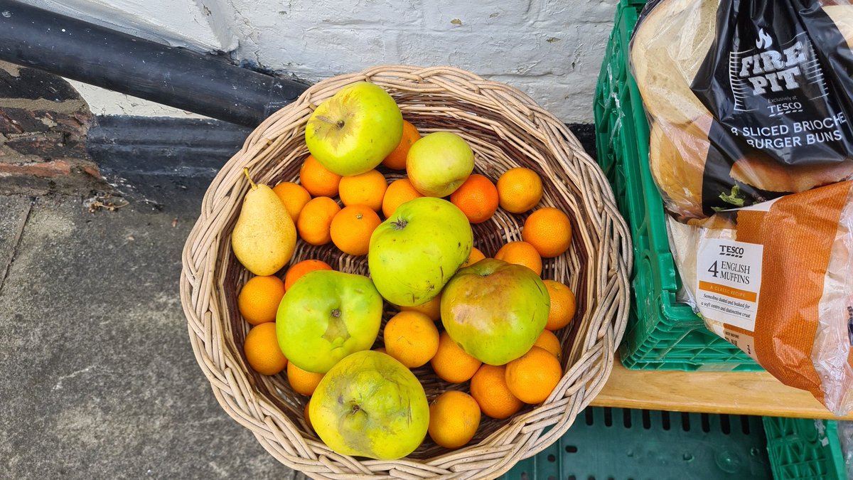 refillkitchen's tweet image. Some delicious choices both in and outside the cafe! Come and take your pick if you're passing nearby!
#York #food #coffee #community #donate