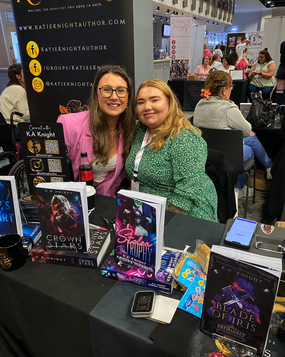 bookloverartic2's tweet photo. So I got to meet one of my favourite authors the other day @K_AKnight and she did not disappoint! 

Katie is someone I idolise and look up to! I think she’s insanely talented and I’m so happy I got to meet her! 

#britishbookbash #katieknight #kaknight #kaknightauthor https://t.co/rh9hAtXUvB