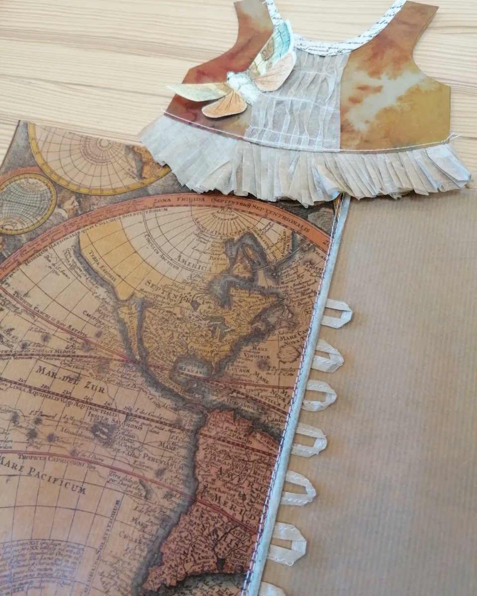 paperjennifer's tweet photo. Workshop work: just a few of the beautiful work made in my 3 day Paper Garment Workshop at the gorgeous @ClayhillArts earlier this week.
#jennifercollierworkshop #papergarmentworkshop #stitchedpaper #handstitch #machinestitch #textileart #textiletechniques #contemporarytextiles https://t.co/m6wokSjy0s