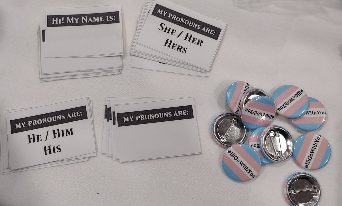 judgehary's tweet photo. If anyone at would like a name sticker, pronoun sticker, or illgowithyou badge: There is a small stash on the registration desk in the hall.

#CommandFestUK #CommandFestBirmingham https://t.co/rkd3PyzjCa