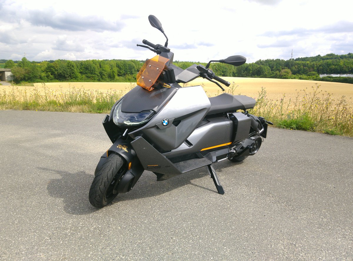 0815mk's tweet photo. ✨Ach ja, und die letzten 10 % wären dann angeblich im Reservemodus mit eingeschränkter Leistung ✨

Sonst aber ein toller Roller. Bringt mir nur nichts wenn ich nicht ankomme.

Ich wäre bereit für die eMobilität, nur anscheinend die OEM's nicht mit Lsg. für meine Lebensrealität. https://t.co/Sbp2gmIuQq