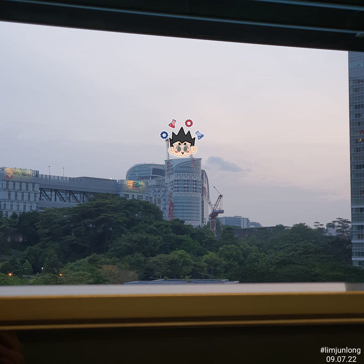 limjunlong's tweet photo. On the way home from office. The auto lights are off.
(View of the office building from MRT interchange at Buona Vista)
#limjunlong #sunset #astarresearch #astar #engineering #biologist #gardening #astarverse @ASTARsg
https://t.co/W8A0tpPu9u
https://t.co/1HTppocGIf https://t.co/e5OHL3c7PV