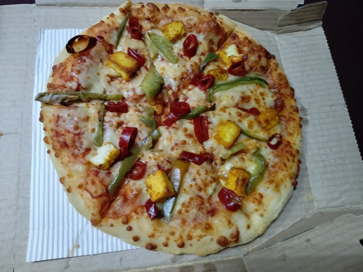 Aravind56978252's tweet photo. My #PNR-4431914677 We ordered food in Train #16724 Kollam to Chennai Anananthapuri Express by using @FoodOnTracks App loved the service and the delivery person was very helpfull and on time Good Service by @dominos_india @RailwaySeva @GMSRailway @AshwiniVaishnaw @IRCTCofficial https://t.co/VlSETrAvq6