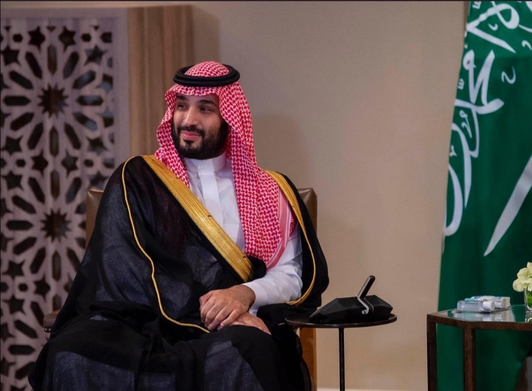 💙💙🌷🌿🌷🌿🌷🌿🌿
الخوف مايصعد شموخ الطويلات
والخوف مايطول قصيرين الاعمار
لك بالمراجل٠٠ هيبتن تهز الولايات
ولك بالكرم٠٠ تاريخ وافي بالاشبار
ياسيدي محمد٠٠٠٠ راعي الصعيبات
وشحيلت الي٠٠٠ مالقى بحاله عذار
انت الشعاع٠٠٠٠الي تجيب المسرات
وانت البحر٠٠٠٠ صاعد على كل تيار
نواف الشمري