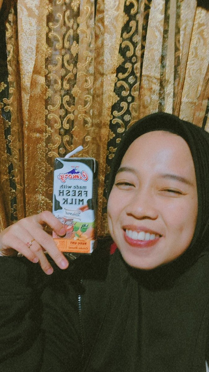 TiraiAtma's tweet photo. Cimory fresh milk varian almond enak poll 😘 https://t.co/2wdzszt6km