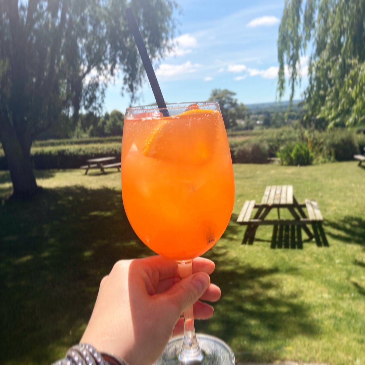glasfrynpub's tweet image. The sun is out at the Glasfryn today, and our lush new summer drink is waiting for you. Try our peach Aperol spritz, a sunrise, sunset and sunshine all in one glass ☀️🍑

#glasfryn #bandplife #publife #brunningandprice #summerdrinks