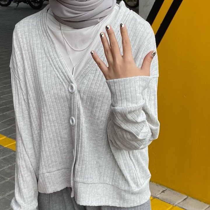 haecaessy's tweet photo. ☆ Rekomendasi outfit ngampus ala selebgram! ☆

━━ A THREAD https://t.co/l1MwE9UT7K