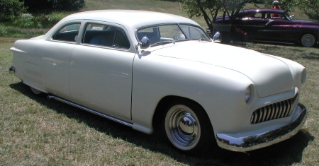 DCurryStateFarm's tweet photo. Happy Collector Car Appreciation Day!   It doesn't matter if it's a 1949 Ford, a 1962 Cadillac, or a 1972 Chevrolet, we offer insurance for your favorite antique or classic cars.  
What's your favorite antique or classic car? https://t.co/tQezjG0z5t