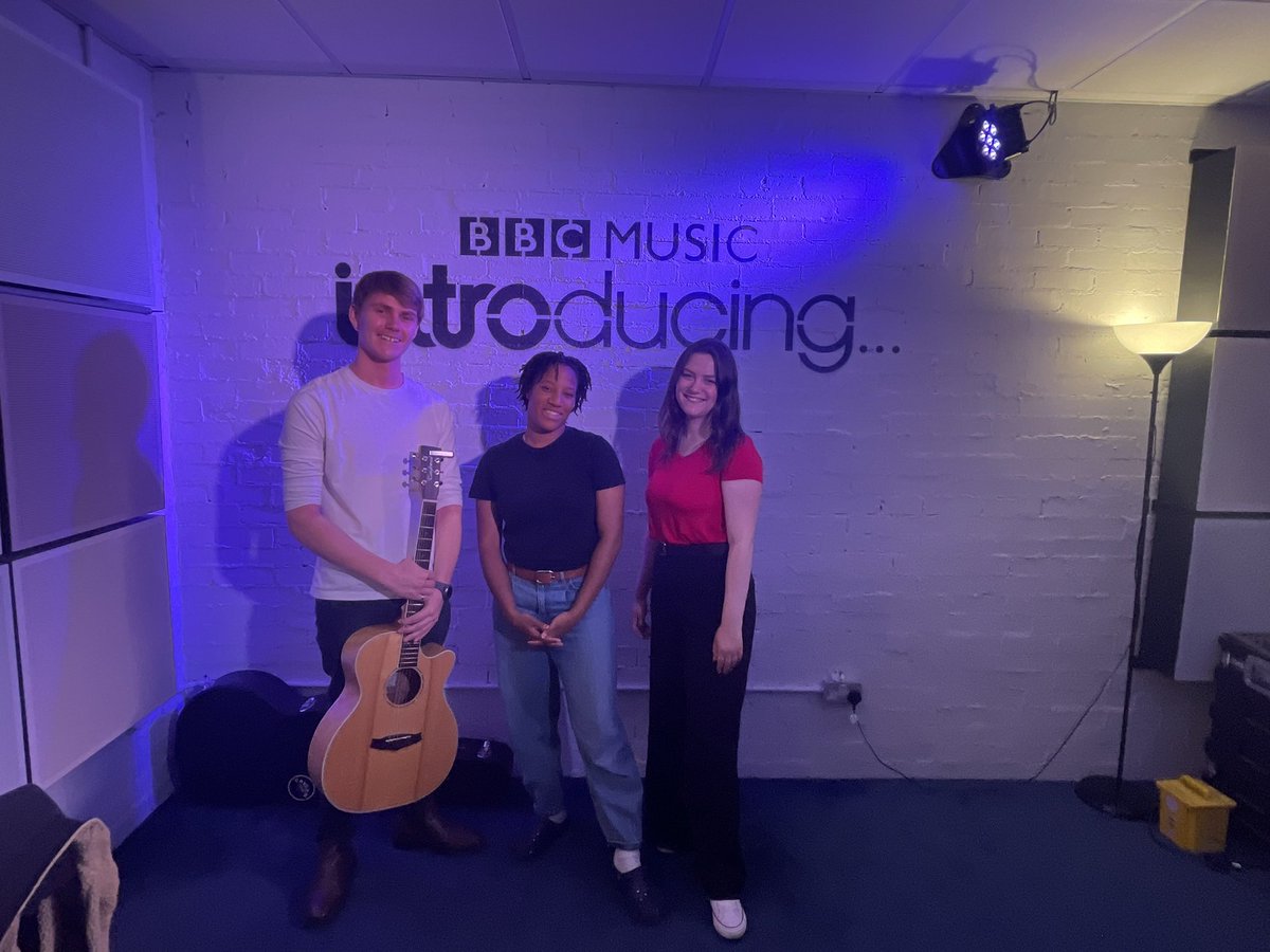 Angelle (@handgei) on Twitter photo 8pm <a href="/BBCSuffolk/">BBC Suffolk</a> #BBCINTRODUCING
Live session #BreezeRedwine
Roundup of IMD with <a href="/TheYanisMix/">Yanis</a> + Isaac
<a href="/BARDFEST/">BARDFEST</a> with <a href="/OfficialRuNRiOT/">RuN RiOT</a>
and Global Rhythm’s!
Plus new music from <a href="/mosiahlevi/">Mosiah</a> @BrotherhoodUK #pepps #lanucci #basslinebreach <a href="/Girlsofinternet/">Girls of the Internet</a> and More!! 8pm <a href="/BBCSuffolk/">BBC Suffolk</a> #BBCINTRODUCING
Live session #BreezeRedwine
Roundup of IMD with <a href="/TheYanisMix/">Yanis</a> + Isaac
<a href="/BARDFEST/">BARDFEST</a> with <a href="/OfficialRuNRiOT/">RuN RiOT</a>
and Global Rhythm’s!
Plus new music from <a href="/mosiahlevi/">Mosiah</a> @BrotherhoodUK #pepps #lanucci #basslinebreach <a href="/Girlsofinternet/">Girls of the Internet</a> and More!!
