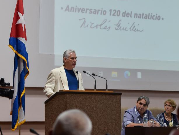 Lo que realmente nosotros vamos a festejar, como un primer aniversario el 11 de julio, es que el pueblo cubano y la Revolución Cubana desmontaron un golpe de Estado vandálico.

<a href="/DiazCanelB/">Miguel Díaz-Canel Bermúdez</a> en Consejo Nacional de la <a href="/UNEAC_online/">UNEAC</a> 

#Cuba 
#CubaPorLaPaz