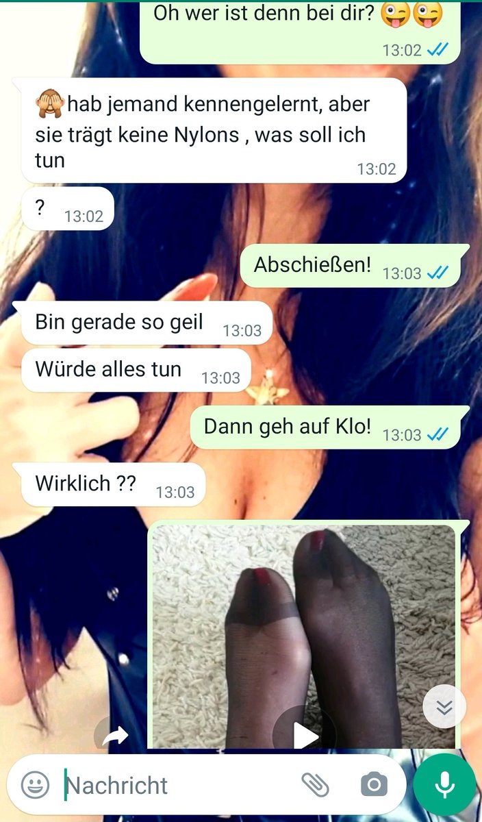 LadyCathy69's tweet photo. Ha ha ha.. mein #Nylonsklave hat jemanden kennen gelernt, und kommt einfach nicht von meinen Füßen los.. 😂
Die aaaarme... wenn die wüsste, dass ich ihn völlig in der Hand habe... 😈😂
#Nylon #findom #finsub #Zahlsklave #Geldherrin #Moneydom #Zahlfotze https://t.co/A7vCEvo3jR