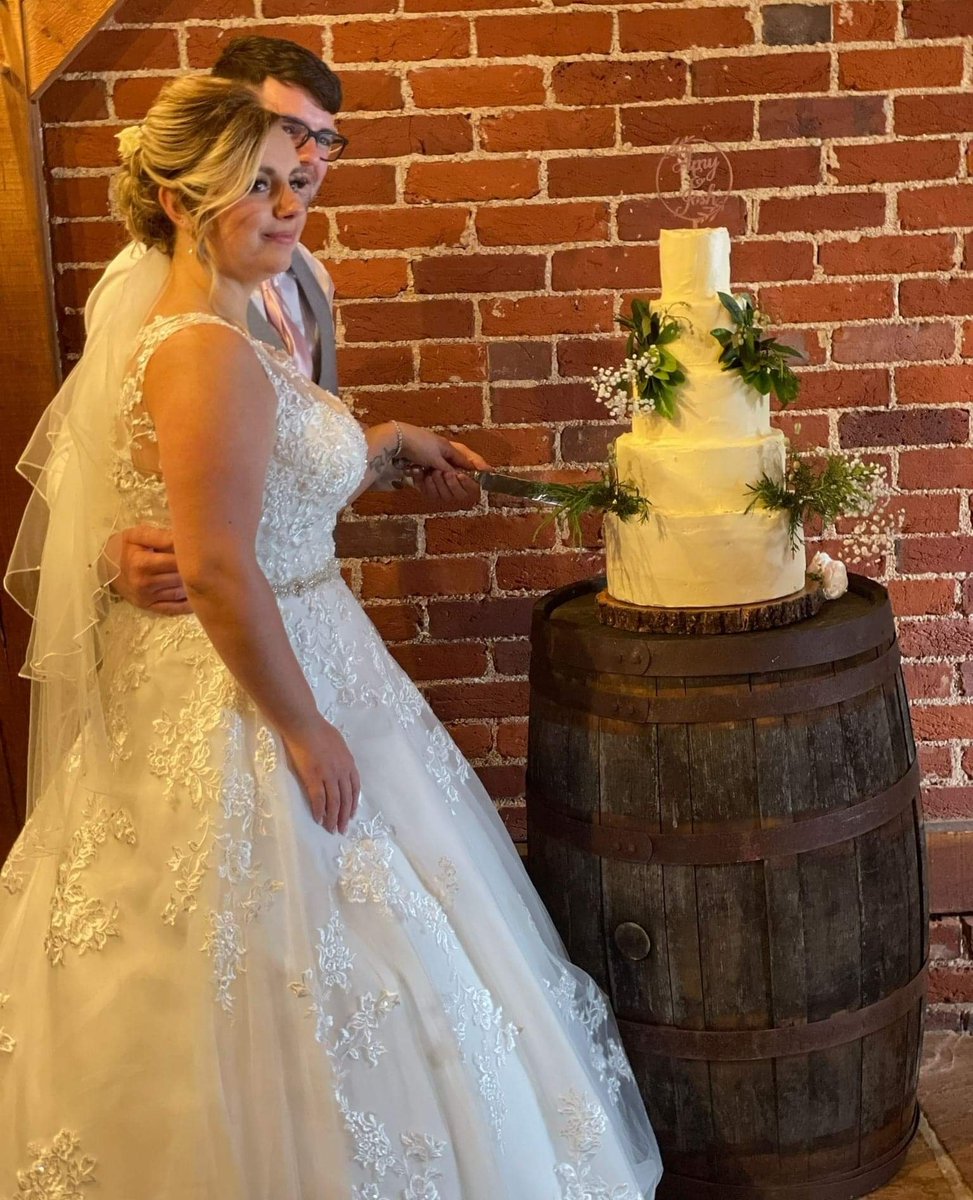 vebridal's tweet photo. ❤️ REAL BRIDE ❤️
Mr and Mrs Cox were married recently at The Ferry House Inn, wearing our Amelia dress. Amy, you looked stunning! We love the custom changes you made to your dress and how all the details pulled together. 
📸 M. F. Photography https://t.co/Z8rskbOVU4