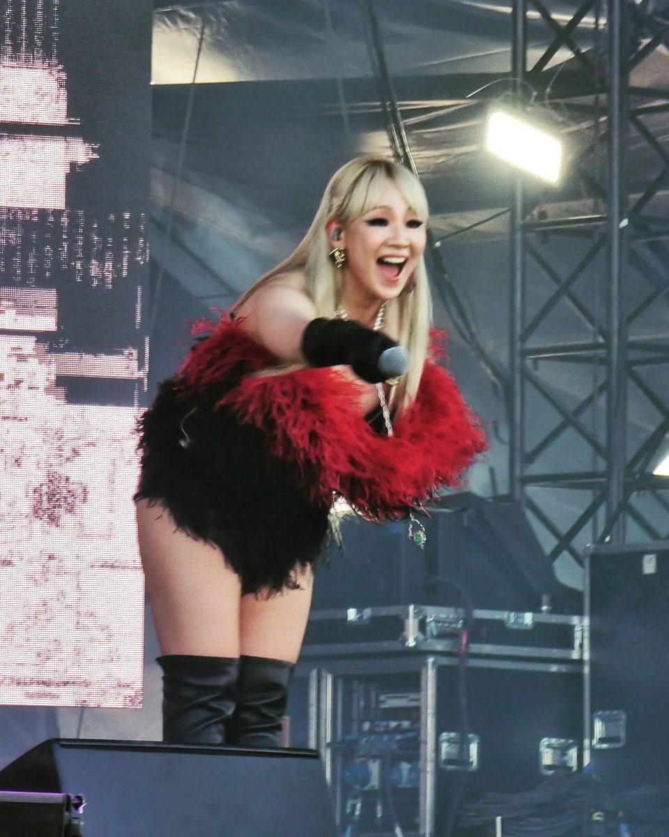 ChaerinThailand's tweet photo. CL @ #MadCool2022 ที่มาดริด ประเทศสเปน #MadCoolWithCL (2)
📸 : paula_croft_
#CL #씨엘 @chaelinCL https://t.co/brpngcfVE5
