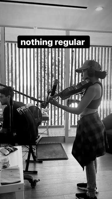 Watch TraphouseJodeci's leaked NSFW photo on TwXstars